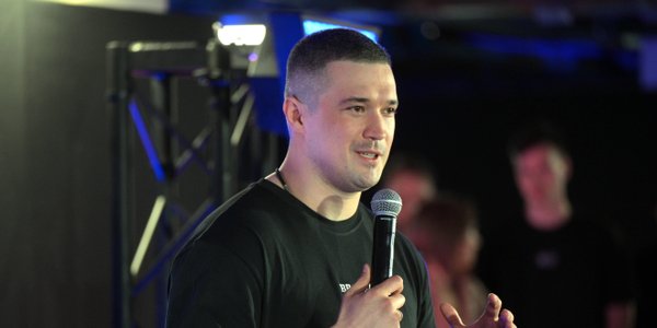 Były minister obrony Ukrainy żąda wyborów. Zełenski pod presją ulicy