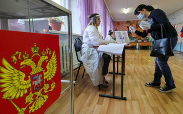 Moskwa ściga Rosjankę za oddanie trzech głosów w referendum