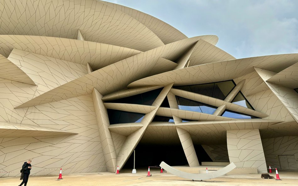 Muzeum Narodowe w Katarze otwarto w 2019 roku w Dosze.