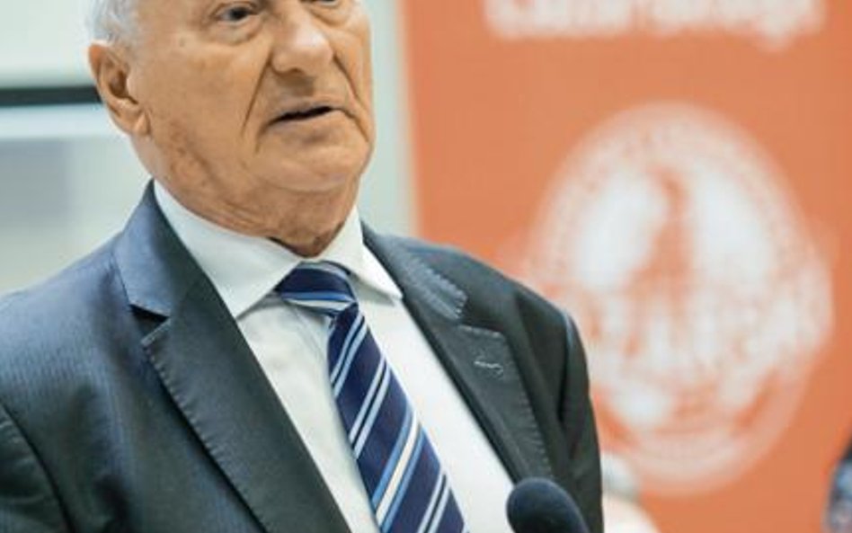 Prof. Brunon Hołyst