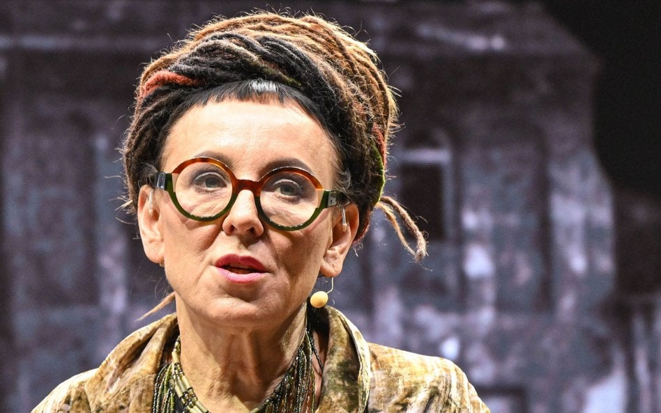 Olga Tokarczuk podczas premiery jej powieści „Świata jest za dużo” w Hali Stulecia we Wrocławiu