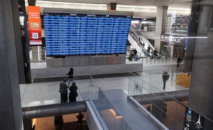 Strajk kontrolerów lotów. Francja apeluje do linii lotniczych o mniej rejsów