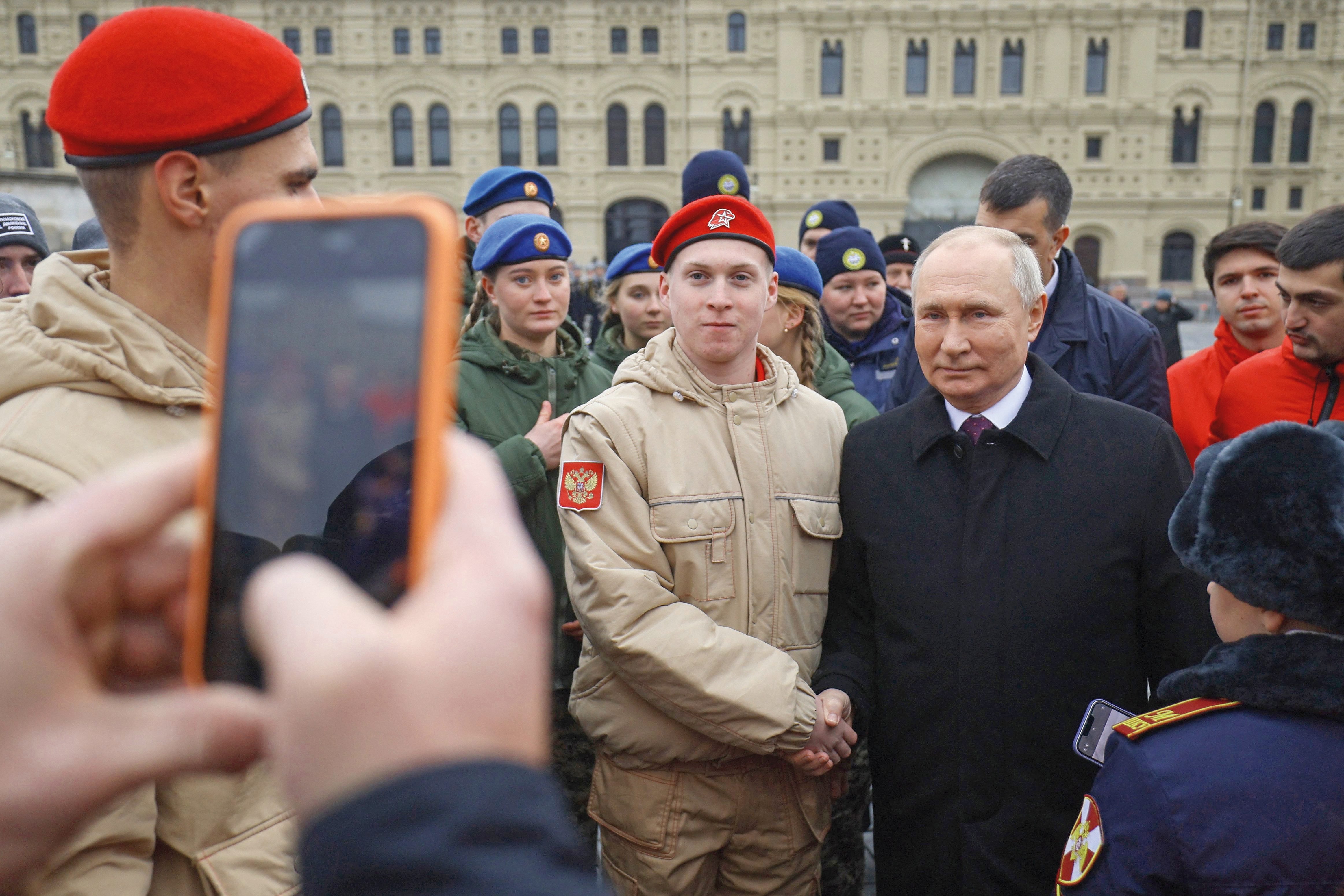 Tak młodzi Rosjanie uczą się uwielbiać przemoc państwa
