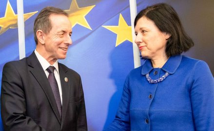 Marszałek Senatu Tomasz Grodzki i wiceprzewodnicząca Komisji Europejskiej Vera Jourová