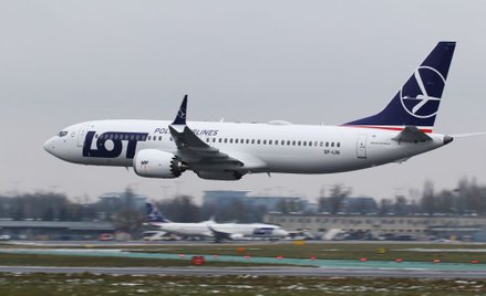 LOT ogranicza zwolnienia. Lotnictwo powoli się odradza