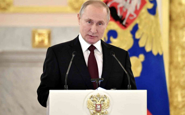 Rosja: Putin zostanie dożywotnim senatorem?