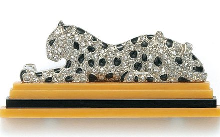 Broszka w kształcie pantery z prywatnej kolekcji - zrobiona z platyny, diamentów, onyksu i agatu
