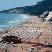 Jakaś kiełbasa, jakaś mielonka. Żadna rewelacja – poza ciepłym morzem – wspomina ośrodek na plaży po