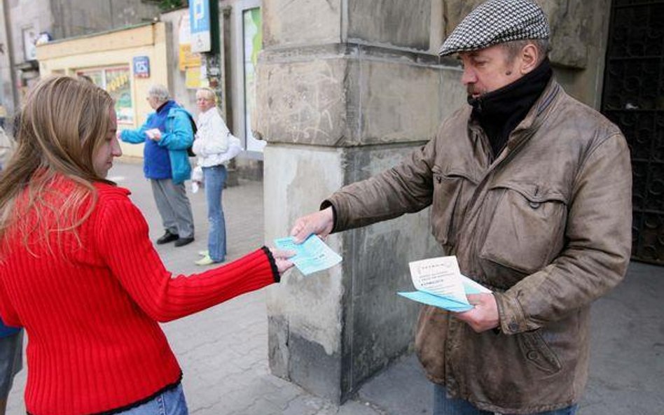 Nie pracuj na czarno, bo zabiorą ci zasiłek