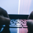 Cyberataki nie tylko na Michała Dworczyka