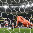 Francja-Polska, Hugo Lloris broni rzut karny wykonywany przez Roberta Lewandowskiego