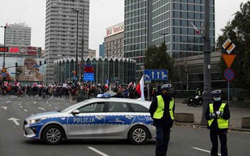 W sobotę centrum Warszawy opanują duże manifestacje