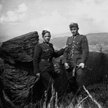 Ksiądz Władysław Gurgacz (z lewej) i Stanisław Szajna w 1949 r.