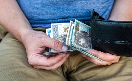 Zasiłek celowy może pomóc w pokryciu kosztów żywności, leków, opału, leczenia czy niezbędnych napraw