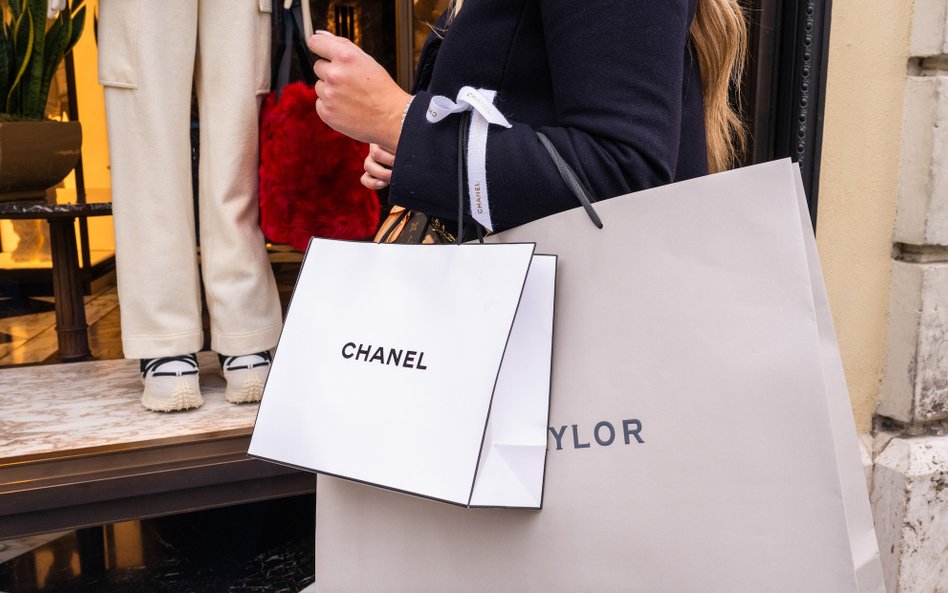 Zdaniem ekspertów firmy Bain Company, w latach 2022-2025 marki luksusowe mogły stracić ok. 50 milion