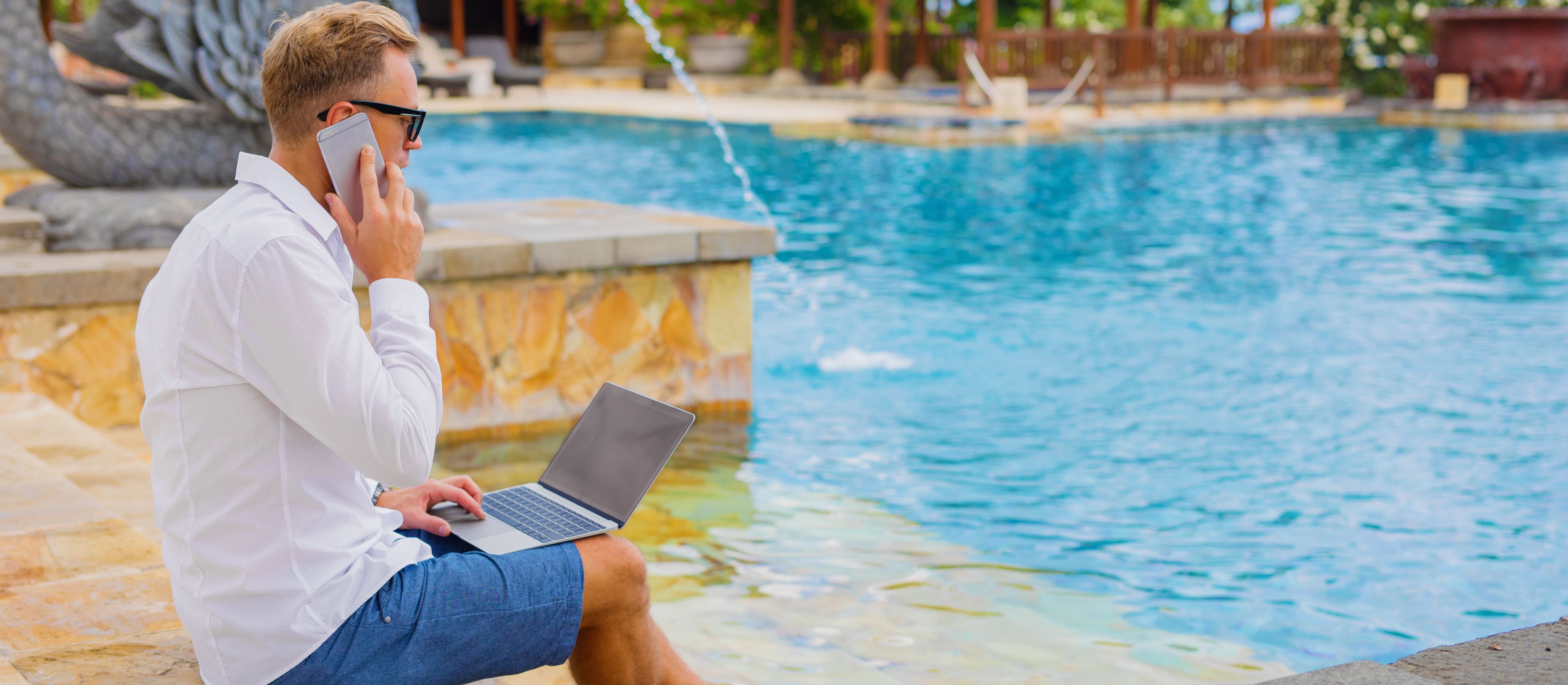 Wyjechał na pracę zdalną do Tajlandii, naraził firmę na milionową karę? Jest wyrok sądu