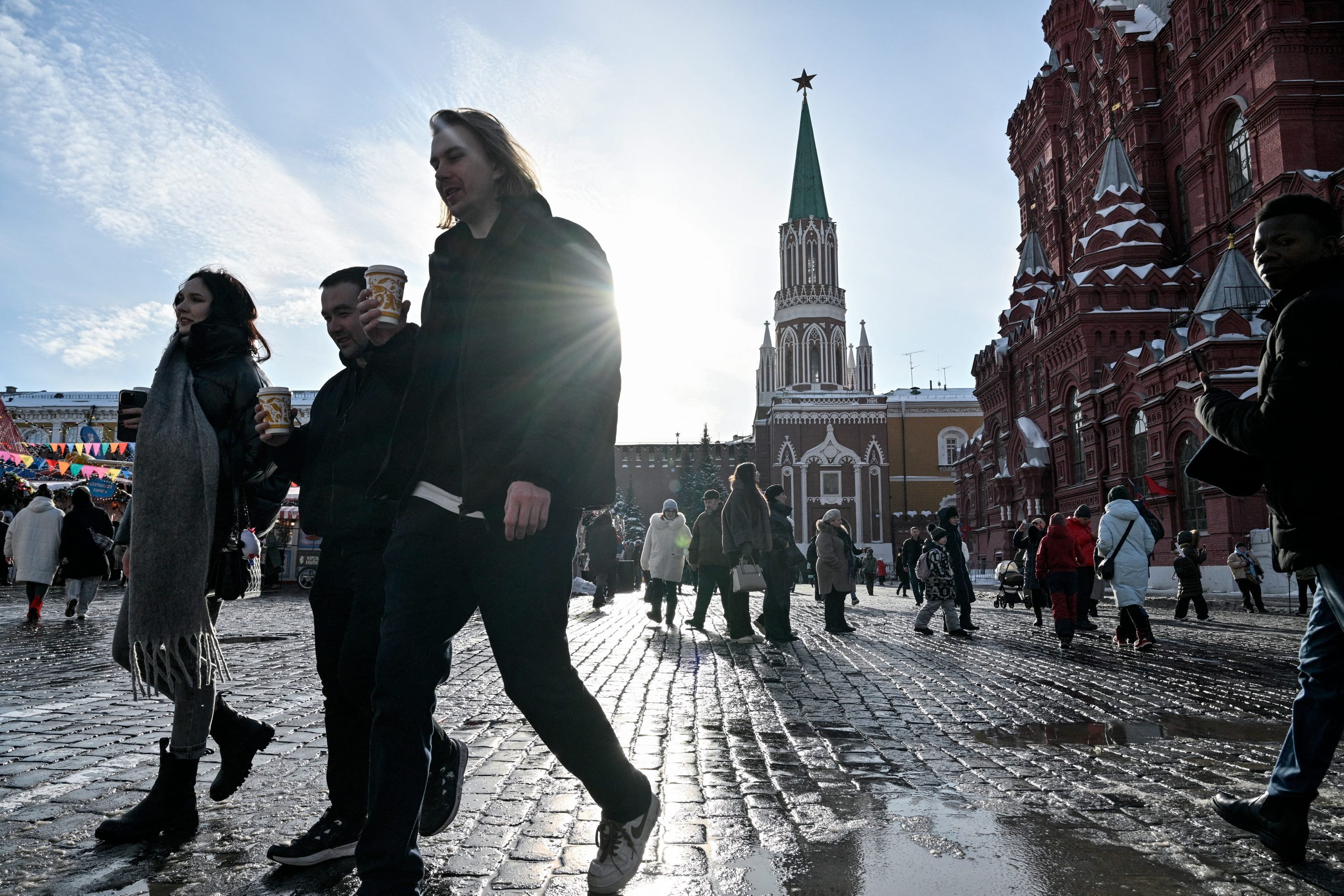Ceny ropy rosną, ale Kreml traci. Bilans wojny dla Rosji jest negatywny