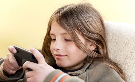 Francja: Facebook dla niepełnoletnich za zgodą rodziców