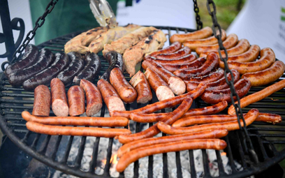 Sondaż: Polacy nie chcą rezygnować z jedzenia mięsa