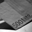 Szpiedzy obronią euro?