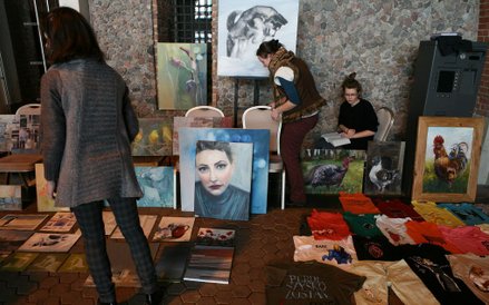 W Arkadach Kubickiego Zamku Królewskiego w Warszawie odbywają się również cyklicznie Targowiska Sztu