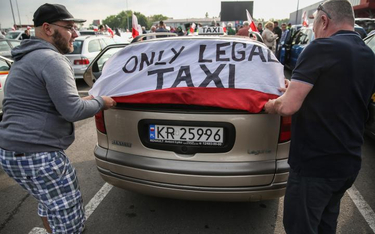 Protest taksówkarzy sparaliżował wczoraj ulice Warszawy.
