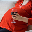 Rzecznik praw dziecka chce kar dla kobiet za picie alkoholu w ciąży