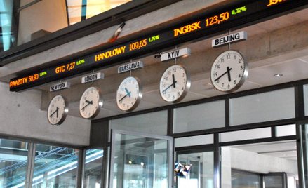 Początek tygodnia na GPW nie dostarczył inwestorom zbyt wielu pozytywnych wrażeń. Niemal wszystkie g