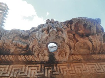 Hellenistyczny detal architektoniczny ze świątyni w Baalbek.