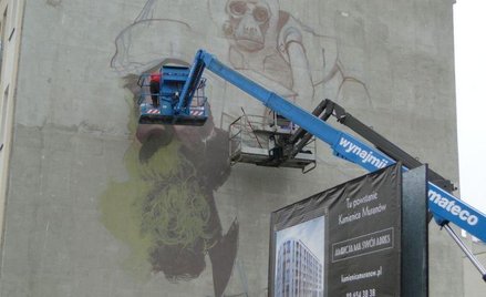 Mural na kamienicy przy Dzielnej 72