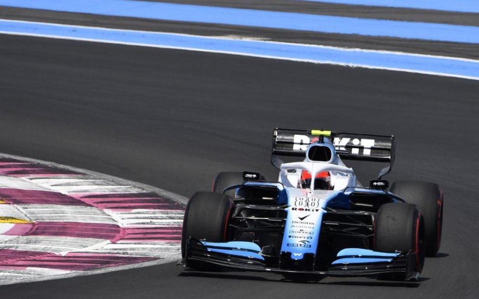 Williams zapuszcza korzenie na dnie