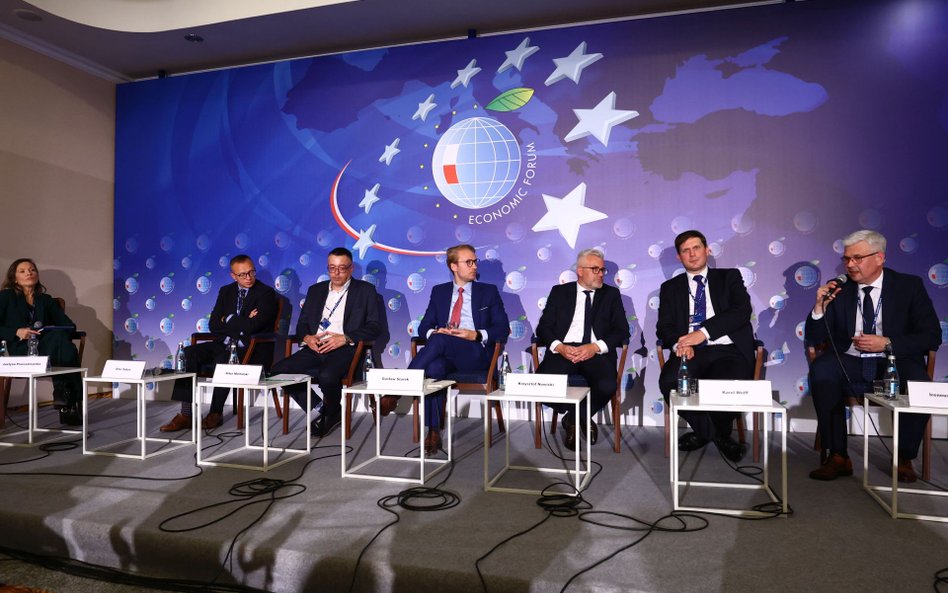Polska gospodarka ma potencjał, by transformacja przyniosła więcej szans niż ryzyk – mówili eksperci