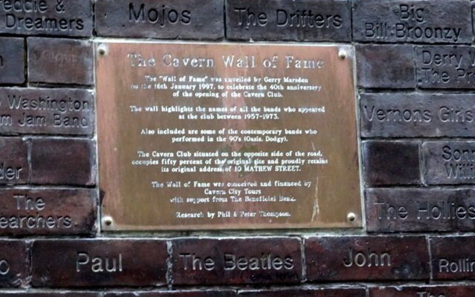 Ściana sławy przy Cavern