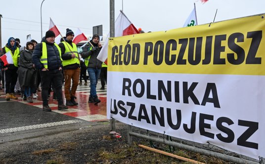 Protest rolników na drodze krajowej nr 28 przed polsko-ukraińskim przejściem granicznym w Medyce