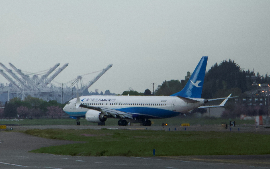 Samolot Boeing 737 MAX przeznaczony dla chińskich linii lotniczych Xiamen Airlines przylatuje na lot
