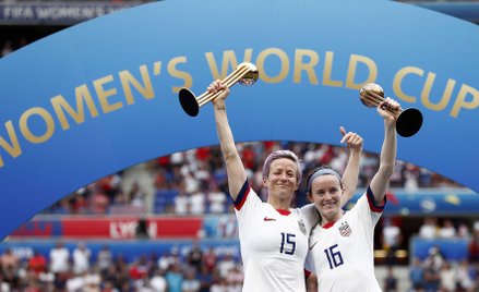 Megan Rapinoe i Rose Lavelle po wygraniu mundialu w 2019 roku