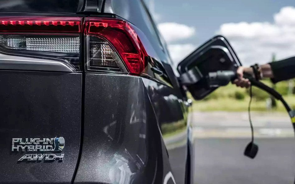 W pierwszych 5 miesiącach 2025 r. rejestracje  hybryd plug-in zwiększyły się aż o 76,6 proc. rok do 