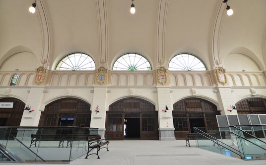 We wnętrzach odrestaurowano m.in. oryginalną stolarkę, przywrócono też oryginalną kolorystykę wnętrz