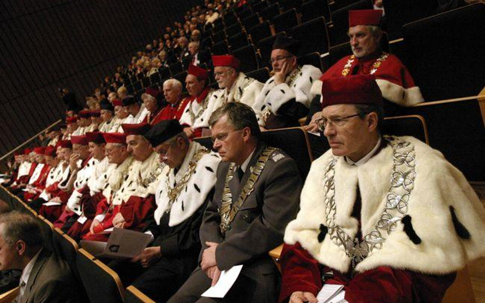 Unieważnienie odwołania rektora nie narusza autonomii uczelni