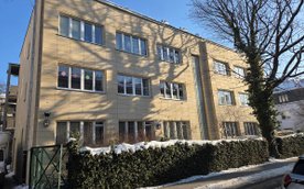 Bliźniacze, galeriowe budynki na Ochocie (Rudawska 4, Solariego 5) zaprojektowano w duchu funkcjonal