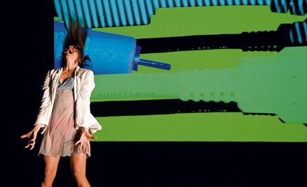 Sonja Levina i Olga Dukhovnaya w spektaklu „My Body Is a Mobile Phone” zatańczą do specjalnych wideo