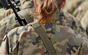 Nierówne traktowanie kobiet w ciąży w wojsku