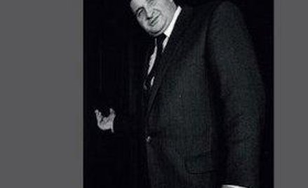 "Skarpetka w ręku. Krzysztof Kowalewski w garderobie". Przeł. Teresa Ziętek, Znak, Kraków 2007