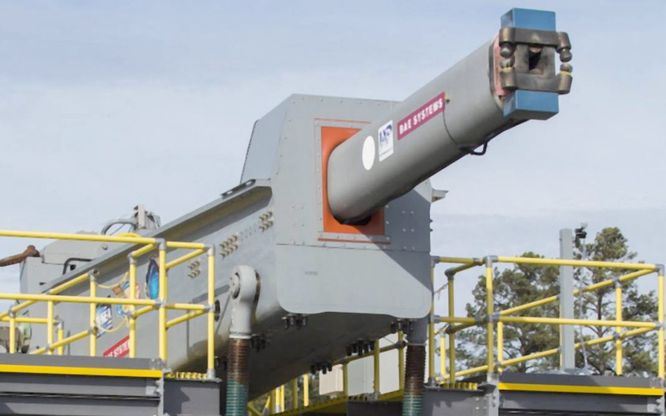Railgun miota małe pociski z prędkością nieosiągalną dla dział prochowych. Amerykanie zrezygnowali j