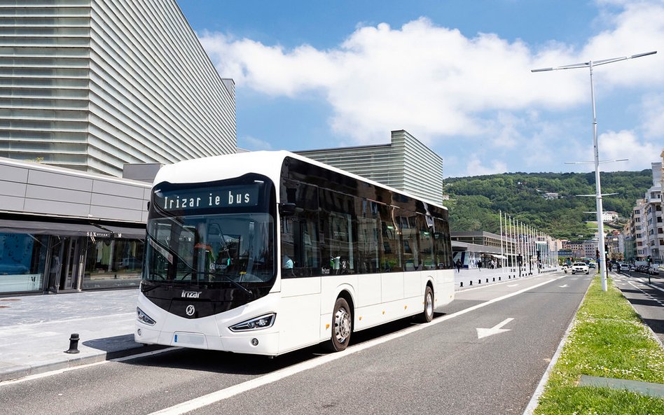 Hiszpański producent dostarczy do Warszawy 10 autobusów