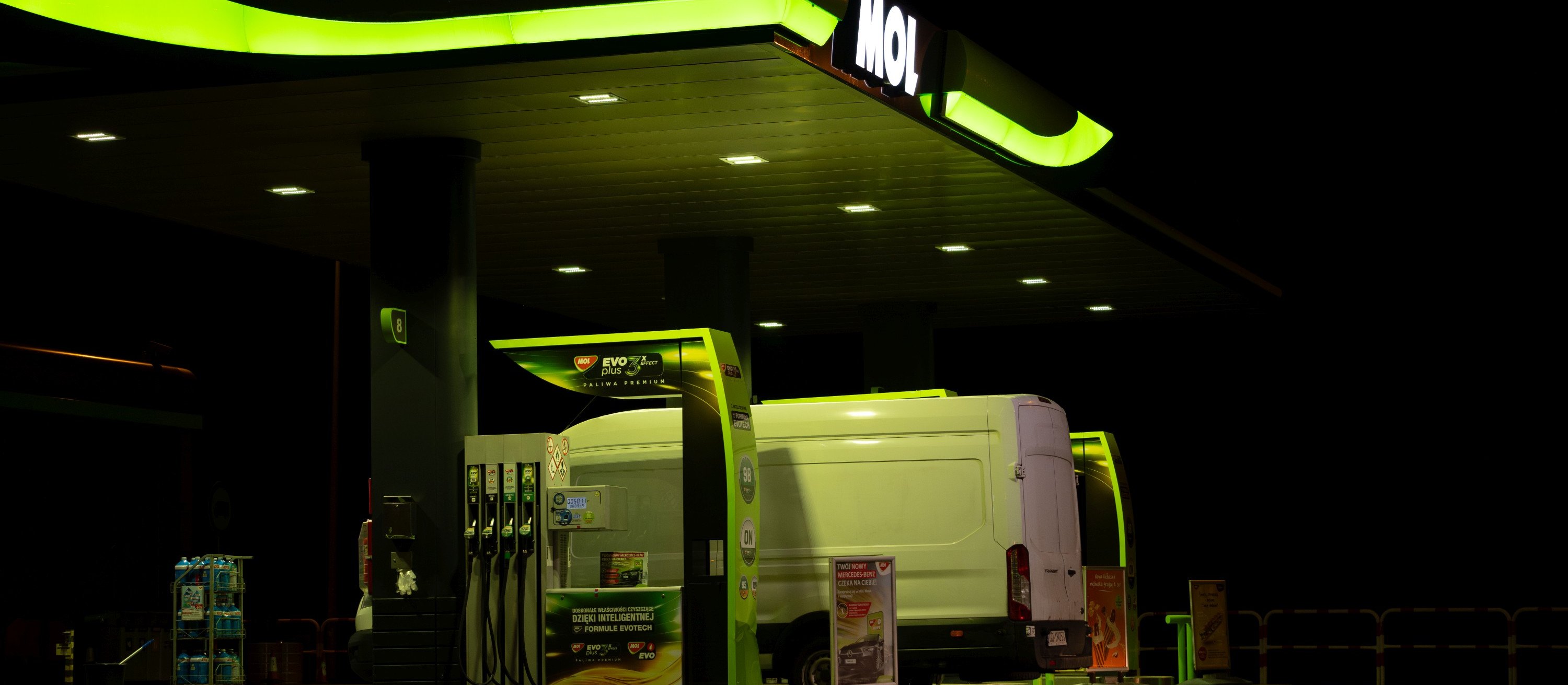 Fuzja Orlenu i Lotosu pod lupą. najważniejsze dokumenty mogą być na Węgrzech