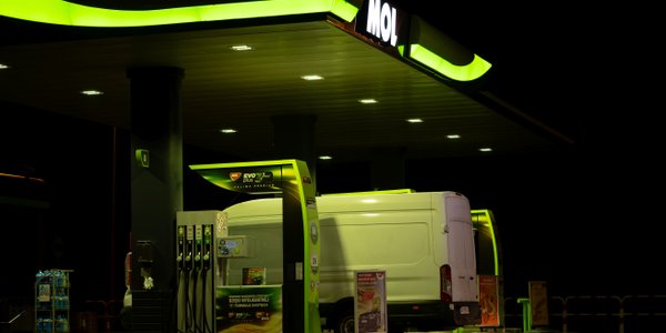 Fuzja Orlenu i Lotosu pod lupą. najważniejsze dokumenty mogą być na Węgrzech