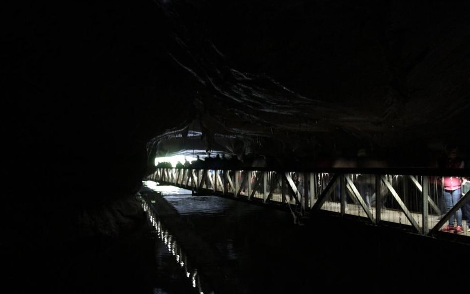 Jaskinie w Han-sur-Lesse w Belgii