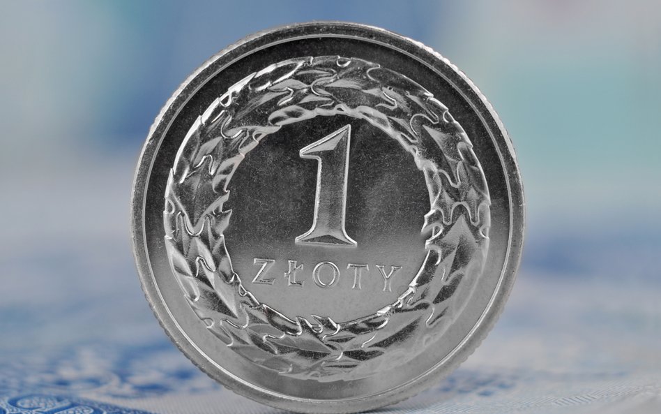 Złoty ucierpiał przez czynniki zewnętrzne