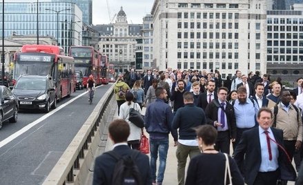 Szybki wzrost płac na Wyspach